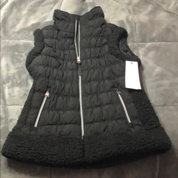 Calvin Klein Jackets & Blazers - NWT Calvin Klein puffy vest
